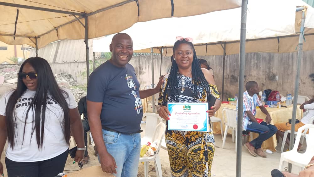OBUESI's tweet photo. I took out time midweek to welcome back @SWEEPFoundation volunteers from the holidays. I also used the opportunity of the get-together to appreciate and recognise their support. The event held at our new #PlasticCity Hub. We look forward to a great 2023
@WasteCoop @LagosWaste https://t.co/SWUVXDwjaY