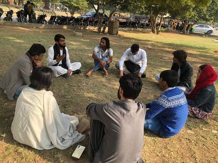 apmarxist's tweet photo. Today weekly study circle of PYA was organized on "How socialism will practically resolve all issues of this country?" In Frare hall.
Next will be on climate question
#JoinPYA
#SocialistStruggle https://t.co/Nl65WxixKS