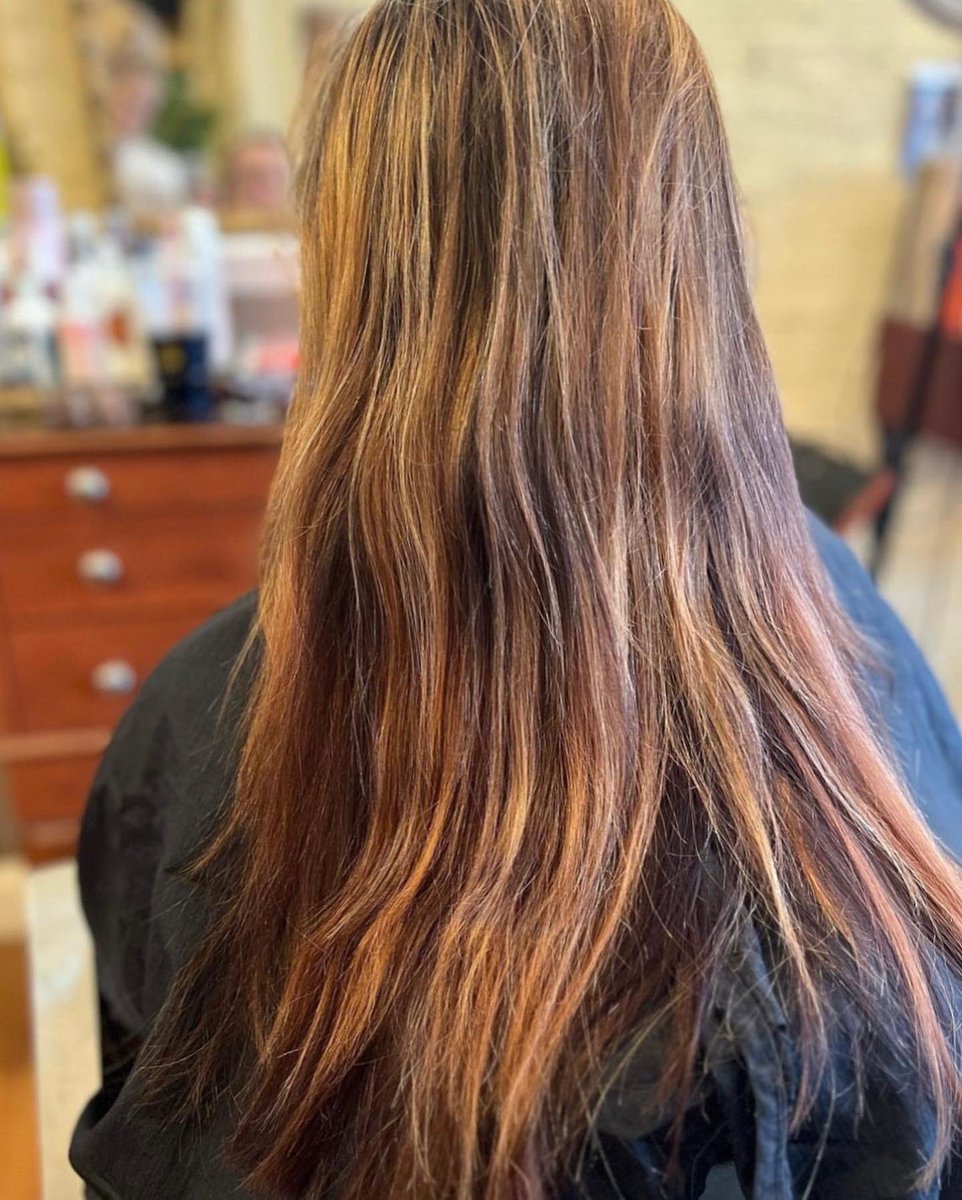 TranquilityNH's tweet image. Shadow root, color melt &amp;amp; balayage by Jilliane! Call or #bookonline at tranquilitynh.com.

#haircolor #colormelt #shadowroot #balayage #balayagehighlights #dimensionalcolor #hairstylist #haircolorist #hairartist 🎨👩🏼‍🎨