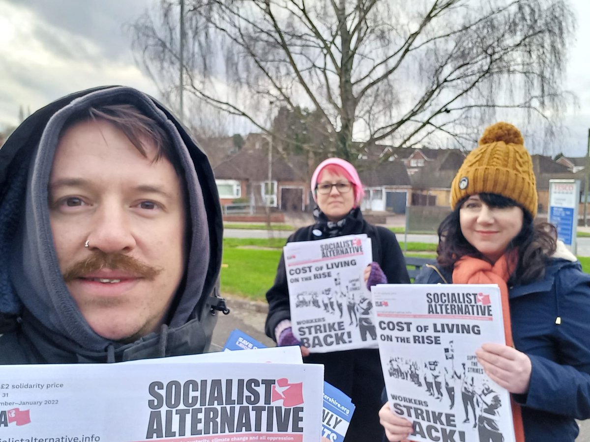 LeicSocAlt's tweet photo. Our members were out campaigning in support of #RCNStrikes this weekend. Support from the public was absolutely rock solid &amp; we got a great response to our material. Solidarity with all workers fighting back against this government and the cost of living crisis! #SocialistSunday https://t.co/ZZP3YKvFQJ
