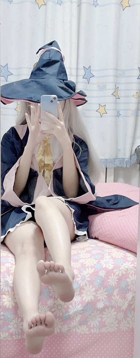这么拍腿好粗啊 #可爱的男孩子 #伪娘 #裸足 https://t.co/lRlotVtPkS