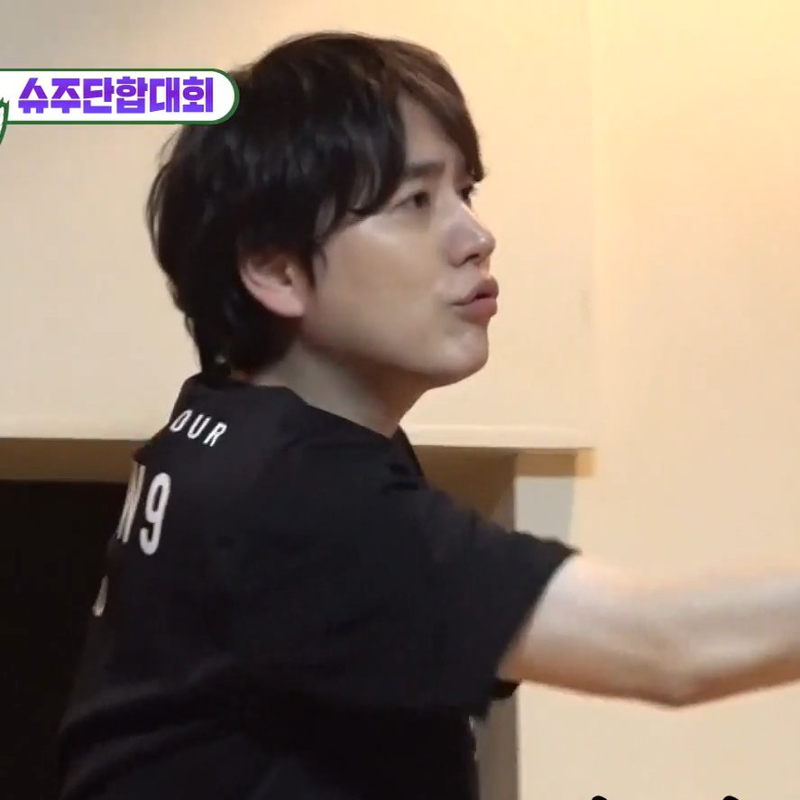 kkyunimm's tweet photo. These two always talk in pout :3 https://t.co/uloRscIkKM