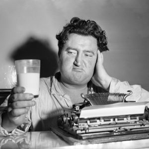 fleetstsfinest's tweet photo. Writer Brendan Behan at Dublin Hospital 1956.  He had been been told to stop drinking for his health. Behan was a poet , playwright, novelist and short story writer. He was born in Feb 9th 1923 and died March 20th 1964. Northcliffe Collection
https://t.co/QnUCaQCuV2 https://t.co/KV87CTNSEb
