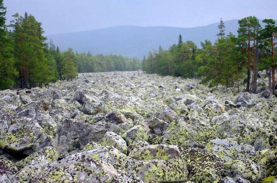 Stone rivers a natural mystery The Big Stone River in Russia is a chaotic pileup of large