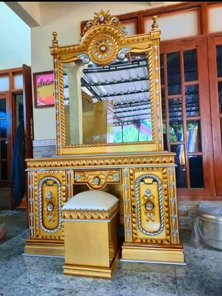 Siap menerima pemesanan berbagai barang mebel atau furniture baik interior maupun exterior dengan sesuai keinginan anda•juga menerima pemesanan custom desain sesuai yang anda inginkanInformasi harga dan pemesanan Phonewa 081930453031