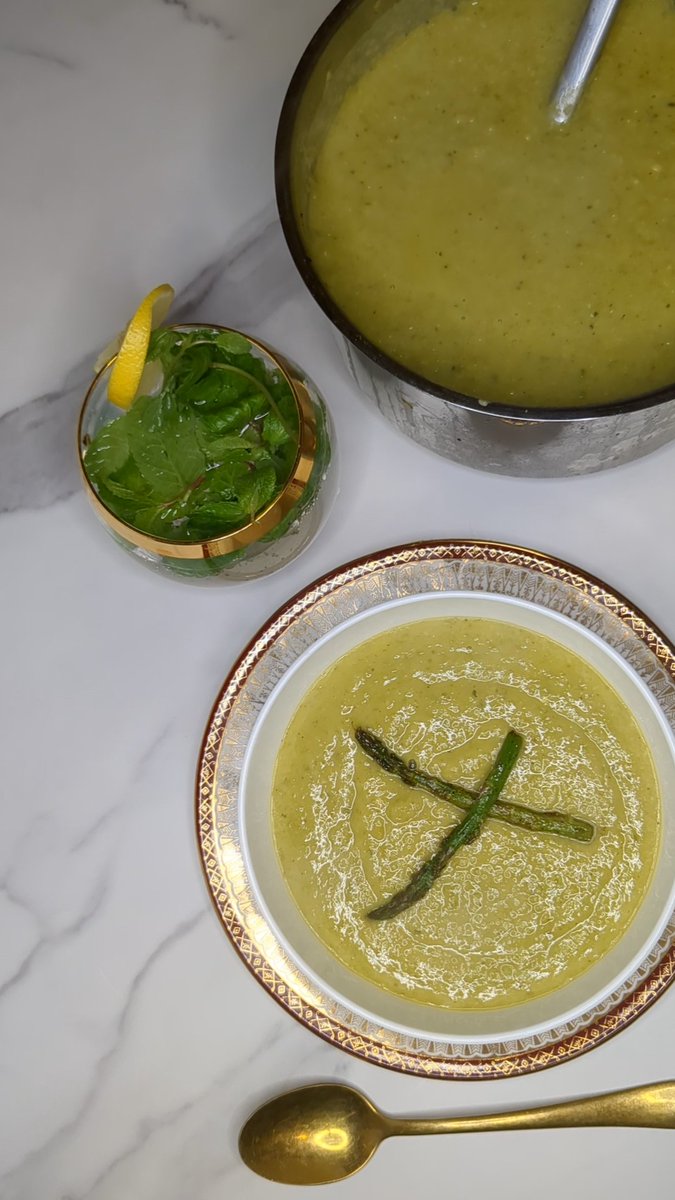 ChefGladysS's tweet photo. 🌿Happy Friyay🌿

Made a yummy green asparagus soup. 

Watch the video here:
https://t.co/Qf9p15zhM3

#asparagus #spargel #spargelsuppe #asparagusrecipe #asparagussoup #soup #veganuary #veganuary2023 #vegan #vegans  #veganjanuary #veganfood  #veganrecipes #veganrecipe #veganese https://t.co/PH1q1UvW6d