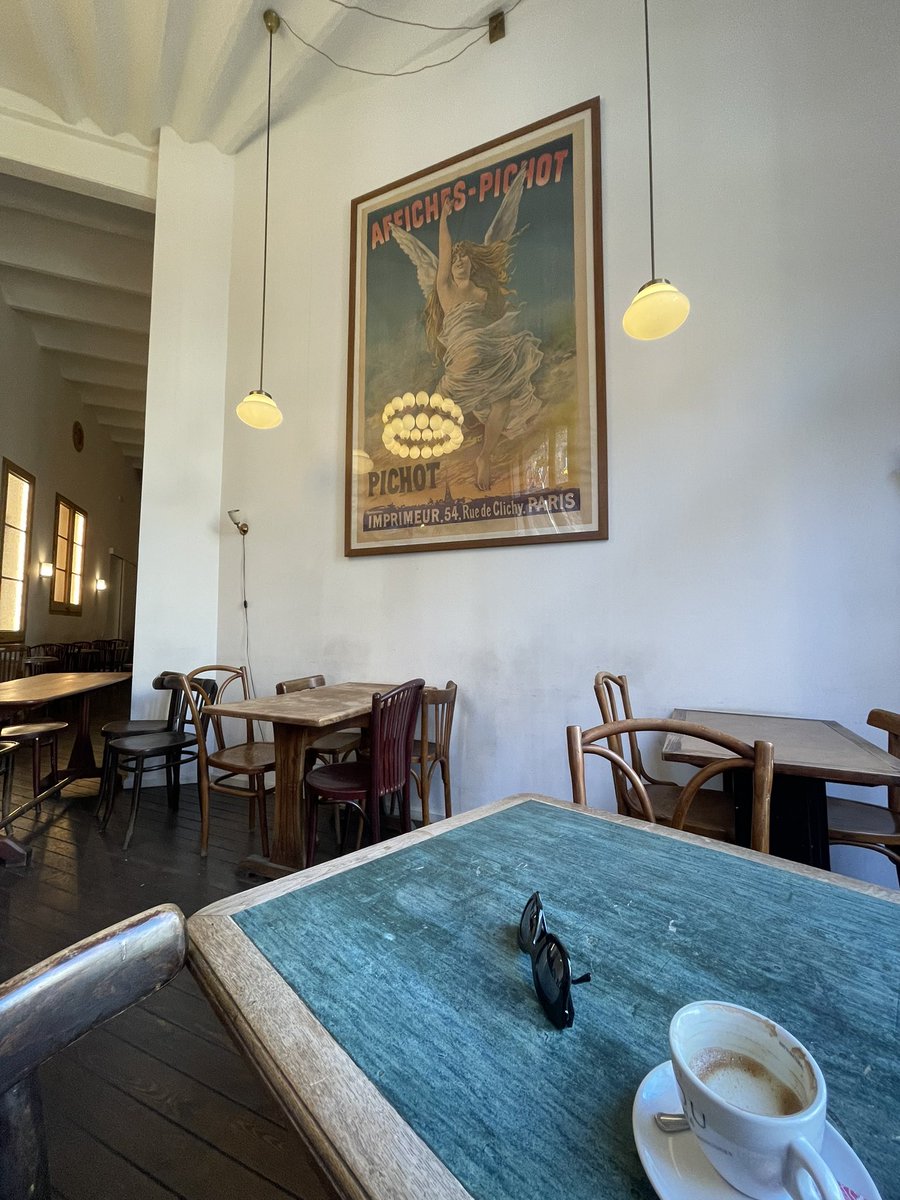 barcelonateka's tweet image. Bar Cugat — place with good paella and not only, empty in the mornings to work and have a coffee. 

#barcelonafood #barcelona #barcelonaguide #barcelonatours #barcelonainterior #interiordesign