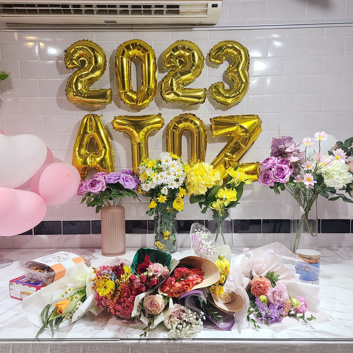 양일동안 정말 많은 생카,컵홀더 주최님들이 찾아와주셨습니다! 꽃다발 전해주신 2023 레이 생일 컵홀더(@HBD_SAKUMA_REI), 2023 니키 생일이벤트(<a href="/NikiBirthday/">시이나니키 생일이벤트 Be The Party NIKI!🐝</a>), 2023 치아이즈 컵홀더(<a href="/ChiaXIzum/">(개최완료) ❤️💙 견우와 직녀의 별난 Love Story</a>),2023 코하쿠 생일 카페(<a href="/baby_dango_day/">(개최완료) 2023 오우카와 코하쿠 생일 카페</a>), 2024 코하쿠 생일 컵홀더(<a href="/KHK_24HBD/">2024 오우카와 코하쿠 생일 이벤트</a>)