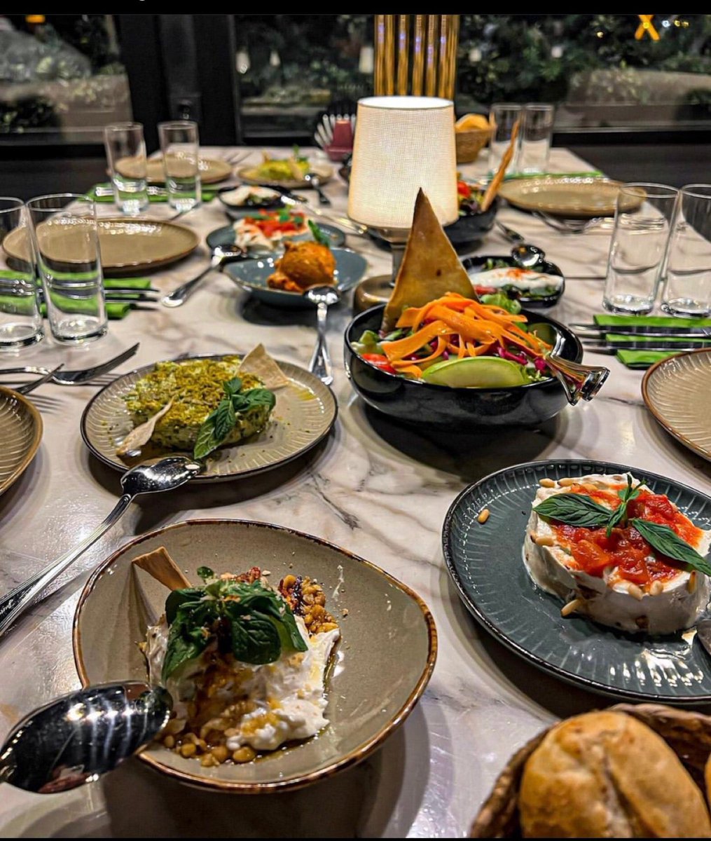 I'm at Afra Suadiye in istanbul, kadıköy swarmapp.com/c/aP390xOzRR5