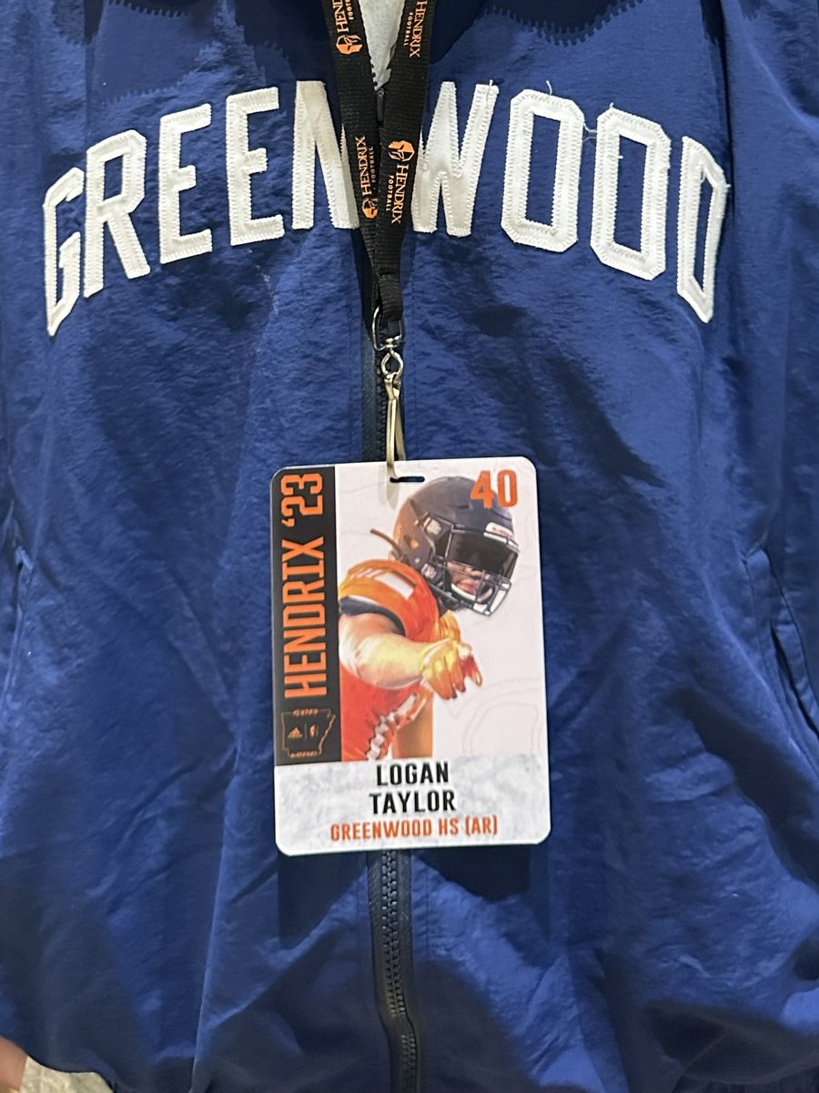 Logan26Taylor's tweet photo. Excited for the day @HendrixFootball https://t.co/L8HUpWx9cC