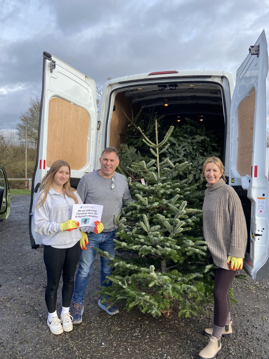 adeyplatt's tweet photo. Had an enjoyable day collecting Christmas trees for ⁦@StRichardsHosp⁩ . Thanks to everyone who donated. https://t.co/7cXliAUsqr