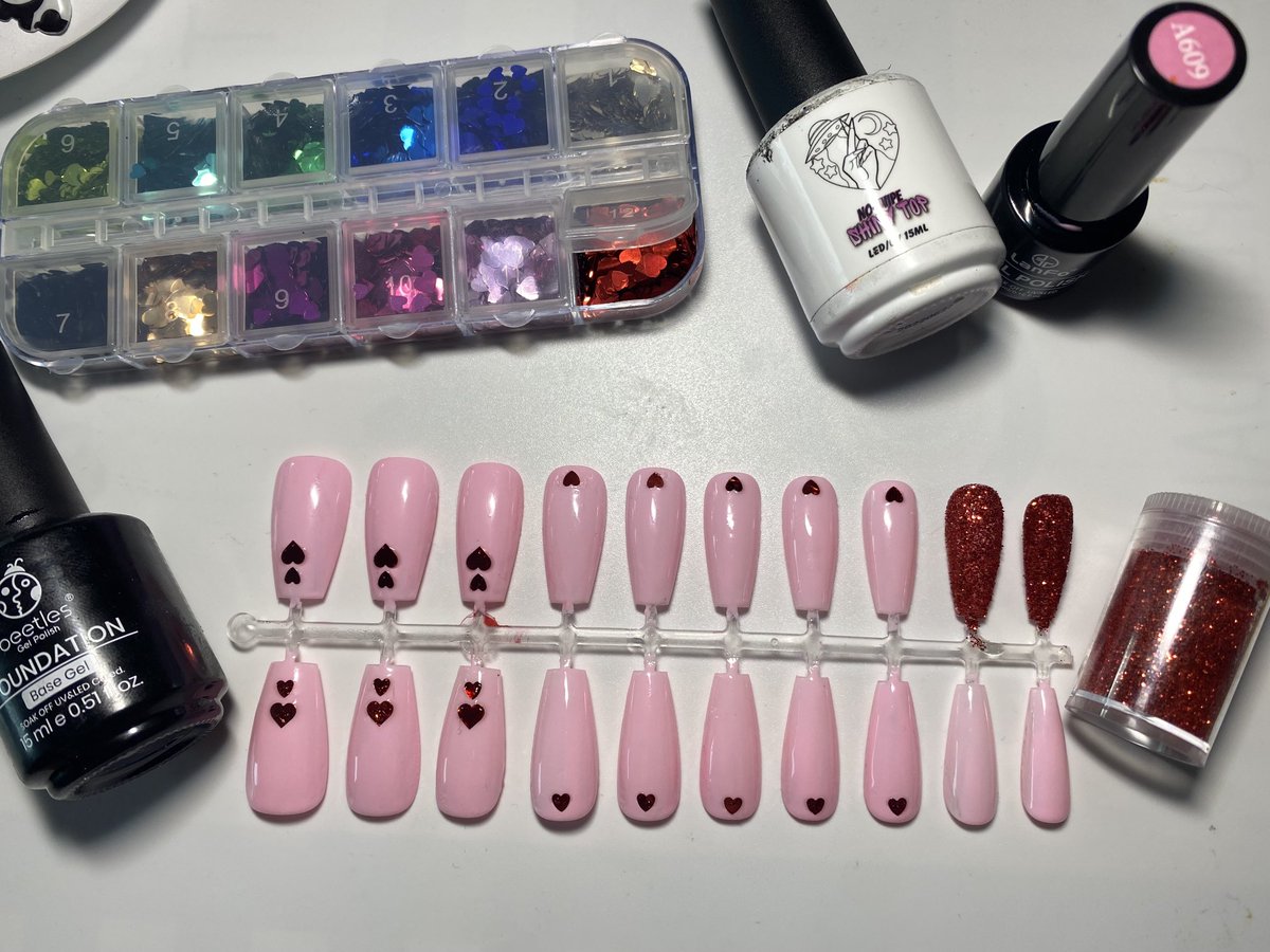 NekoleNeptune's tweet photo. Valentines Day nails in the works! 💞
#nailart #pressonnails 

https://t.co/hqKibOcF4L https://t.co/gTn831KGRX