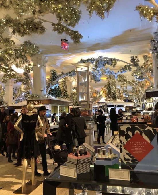 Shopping experience on Fifth Avenue in New York, I feel very happy🥰🥰🥰