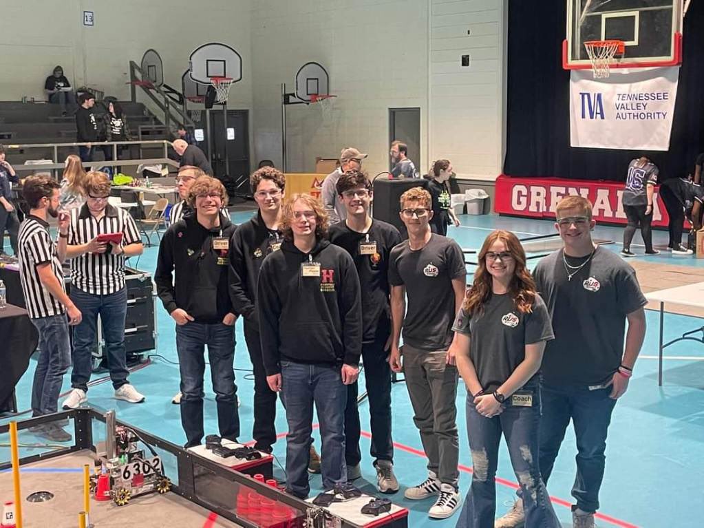 6302Ftc's tweet photo. Had a great time yesterday partnering with our Winning Alliance Captain 16561 R U Serious. They are an amazing team! https://t.co/6jEjbzmoBq
