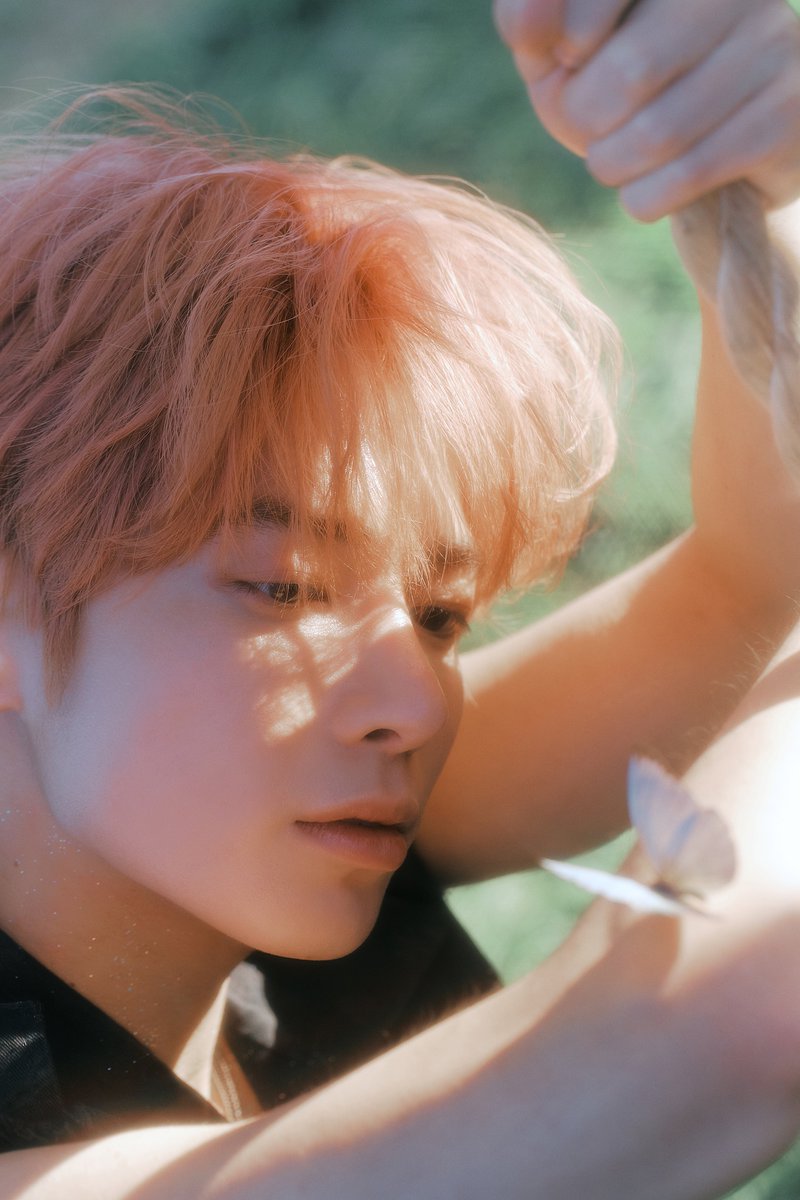taehyun files tweet media