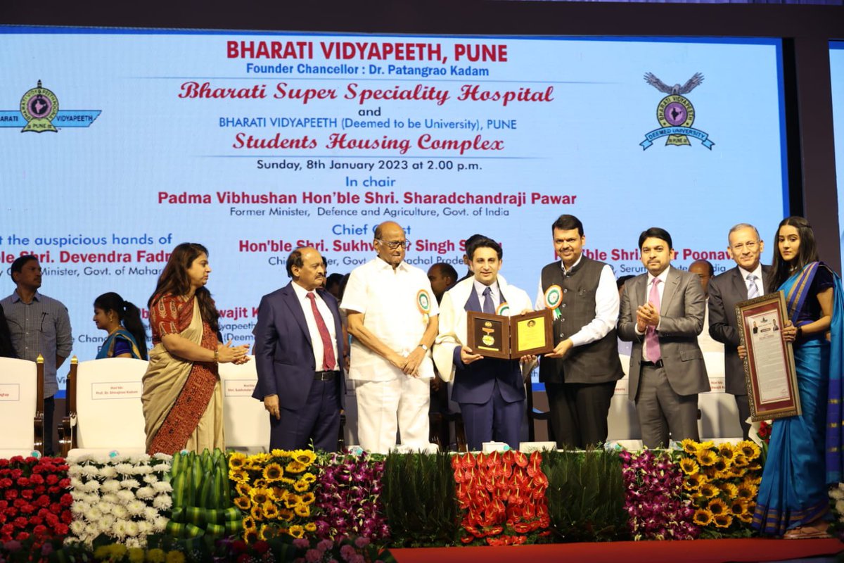 Dev_Fadnavis's tweet photo. .@adarpoonawalla ji, 
We always wanted to say Thank You. Entire nation wanted to say Thank You. So, it is on behalf of entire nation we say ‘Thank You for saving us’! https://t.co/eDMw7yCkW5