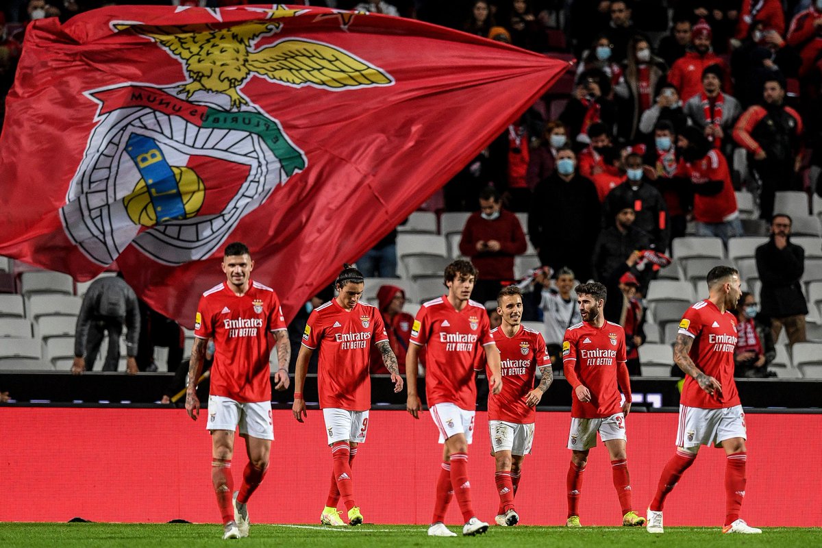 🚨 Benfica are under investigation for MATCH-FIXING related to the period between 2016-2020.

Rui Costa, the club's president is one of the individuals involved.

(Source: <a href="/MailSport/">Daily Mail Sport</a>)