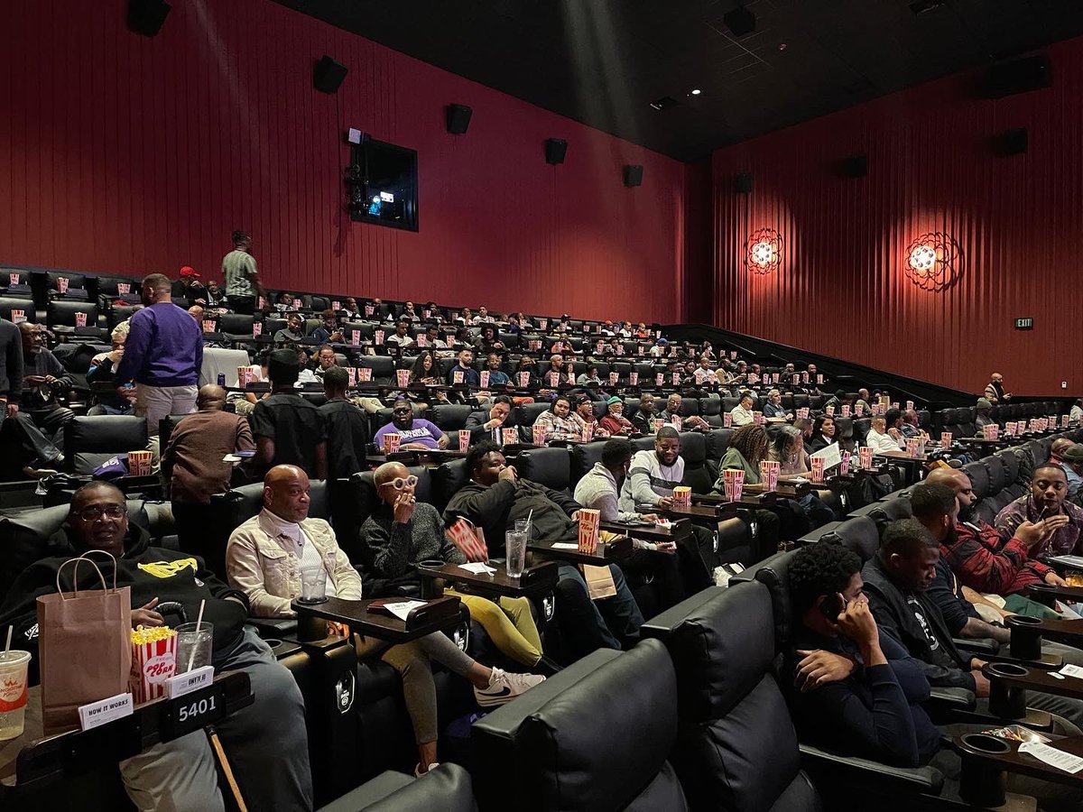 EZBreezyT's tweet photo. The film @BeyondEdBuck expands the convo of how Black trans &amp; Black gay-identified men fall prey to the sexual fetishes &amp; baiting of #CrystalMeth throughout history. This was an eye-opening call to action for the work that still needs to be done to uplift &amp; educate our community! https://t.co/7kJRwJE1Kh