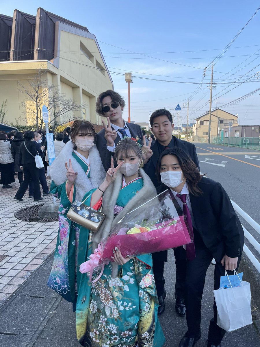 fumi___0712's tweet photo. ㊗️成人‼️
保育園の頃から走り回ってた自分らがもう20歳。
これからも一生よろしくだよ‼️

会いに来てくれた人達ありがとうございました🙇‍♀️💖 https://t.co/8R2cHLOWUk