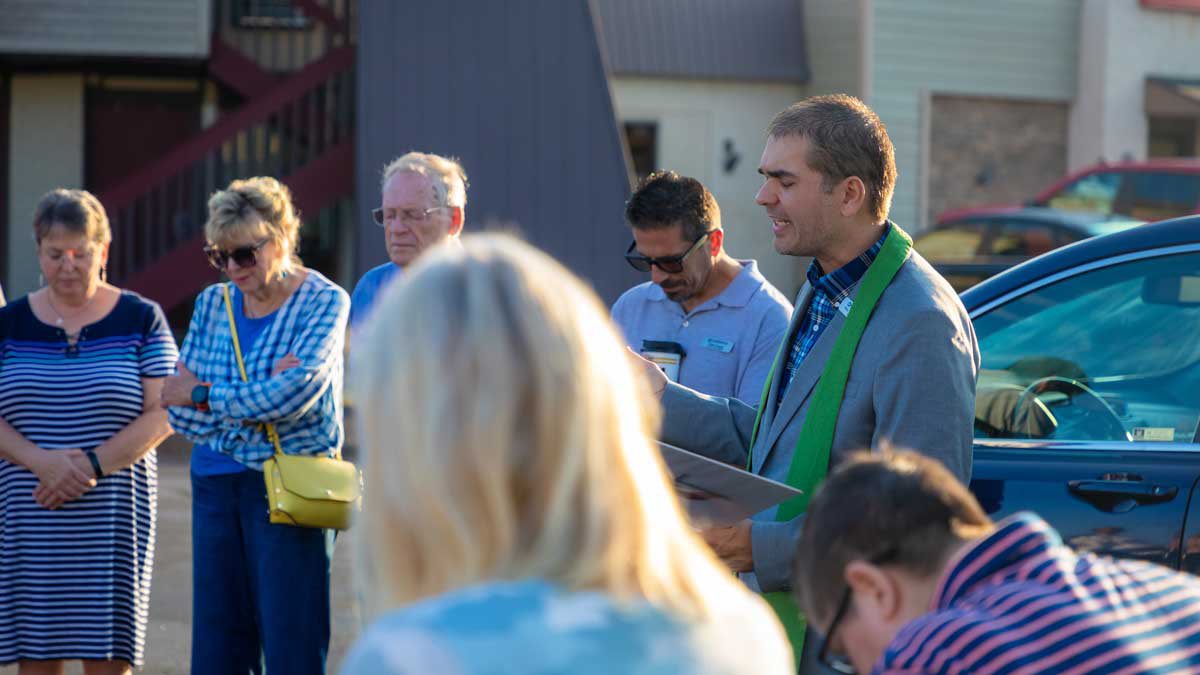 NorthShadeland's tweet image. TODAY at 12:30pm, @CastletonUMC will hold a prayer vigil at Lake Castleton Apartments for Sean McNellye, who was killed on New Year's Eve.

Community members are invited to participate. Enter the main gate at the light and look to the left of the office.