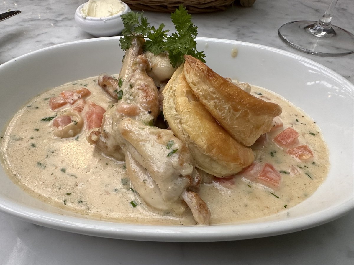 James_Mathur's tweet image. Excellent duck gizzard salad, frog legs, and crab soufflé at @BistroJeanty 
Stacking sats with @Gemini credit card
#BitcoinNotCrypto
#Bitcoin