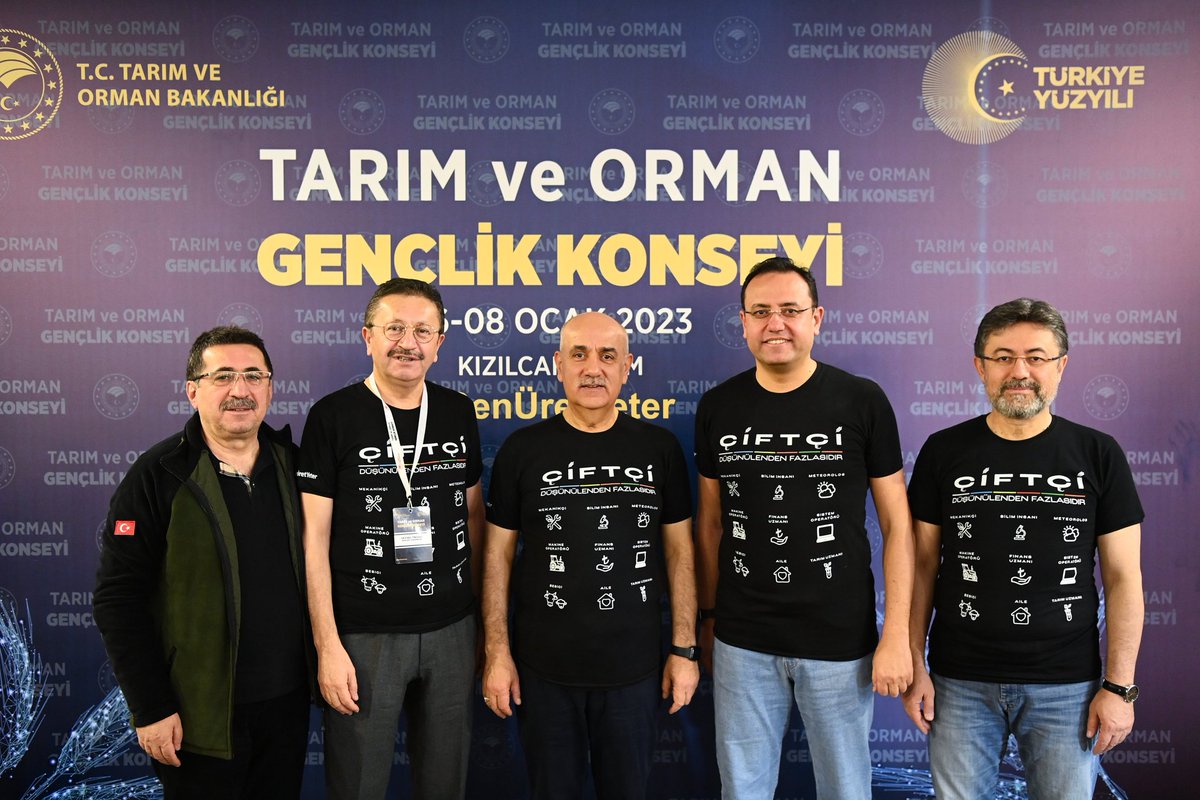 DrVeyselTiryaki's tweet photo. Tarım ve Orman Gençlik Konseyimiz hayırlı olsun. Kızılcahamam'daki toplantıda gençlerimizle bir araya geldik. 

Gençlerle istişarenin yolunu açarak #TürkiyeYüzyılı'na emin adımlarla ilerliyor, gençlerimizin tarıma ve ormancılığa katacağı sinerjiyi çok önemsiyoruz. https://t.co/3J4UpJXyA9