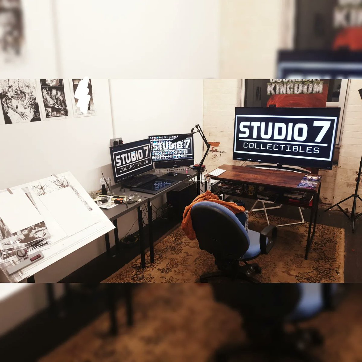 Studio7_co's tweet photo. Studio life
#doomsdaykingdom #art #illustration #zombies #comics #horror #indiecomics #indiecomicsuk #HORRORCOMICS #studiotour https://t.co/pQwaBRazPI