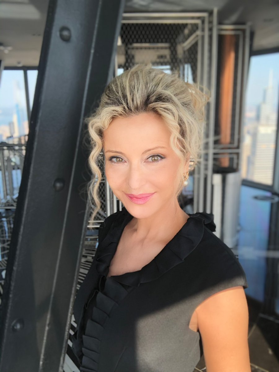 SandraNavidi's tweet photo. Crises can be transformational: Recalibrate ur mindset, open urself up to new experiences. During #Covid when #NYC was a ghost town I embarked on exploring my city. Unique: Having the entire #102Floor @EmpireStateBldg #EmpireStateBuilding all to myself.
https://t.co/lARXNUaCFC https://t.co/BAaIRMfMpH
