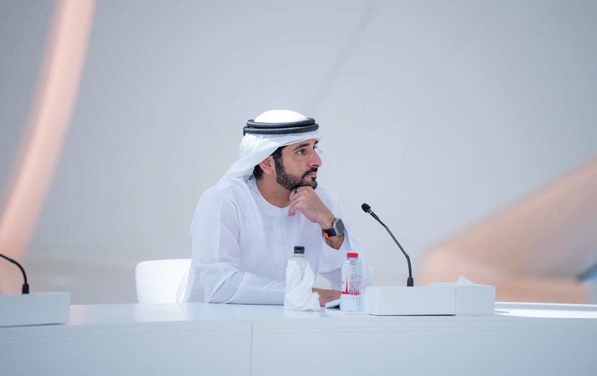MaktoumMohammed's tweet photo. Under the vision of @HHShkMohd &amp; the directives of @HamdanMohammed, today Dubai launched the roadmap to implement it's Economic Agenda "D33". A new stage of opportunities, ambition &amp; achievements begins now, to make Dubai the best city in the world. https://t.co/9nB83iA6sv