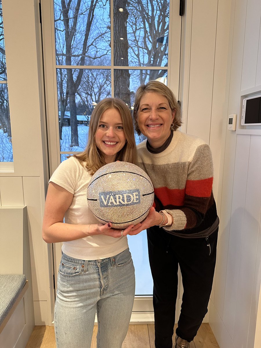 stacip05's tweet photo. ~ Lauren’s latest creation! 🔥 @LJeanPage @dallasmavs @mcuban @marshpage3 https://t.co/RwFqv4K7QD