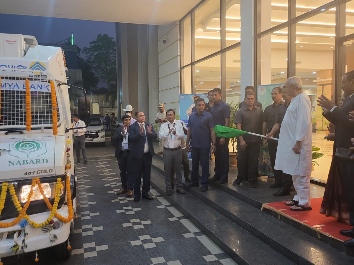 XpayLife's tweet photo. @XpayLife in its vision of digitising rural India launched its mobile van services in odisha through odisha gramya bank at the hands of the CM. Watch this space for more exciting announcements soon ! https://t.co/wrrFE3Tn2x