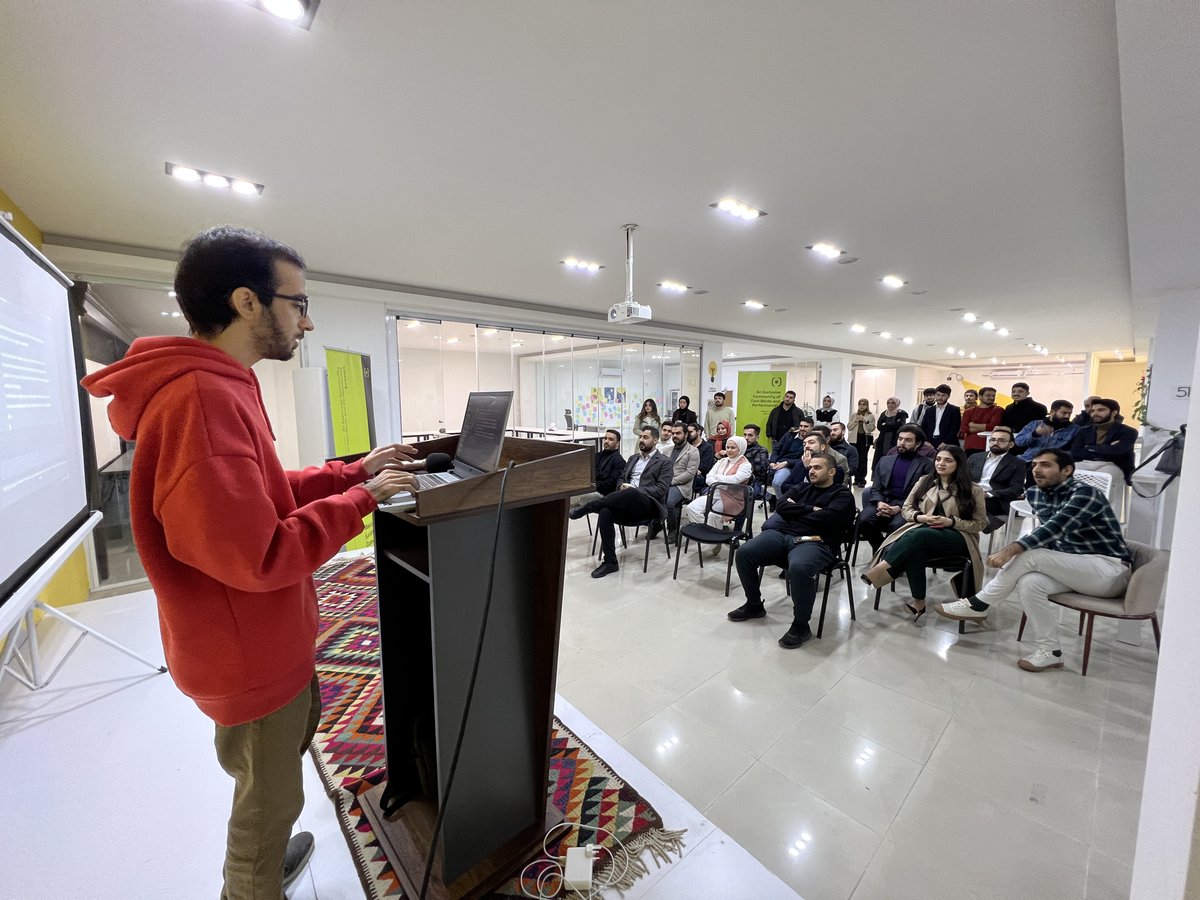 the_untitld's tweet photo. "Just learned about ChatGPT, a powerful language model by OpenAI for chatbot development. It can generate human-like responses and is great for answering questions and engaging in conversation. Have you used it in your own projects? Share your experiences in the comments!" https://t.co/efqaeuIqOJ