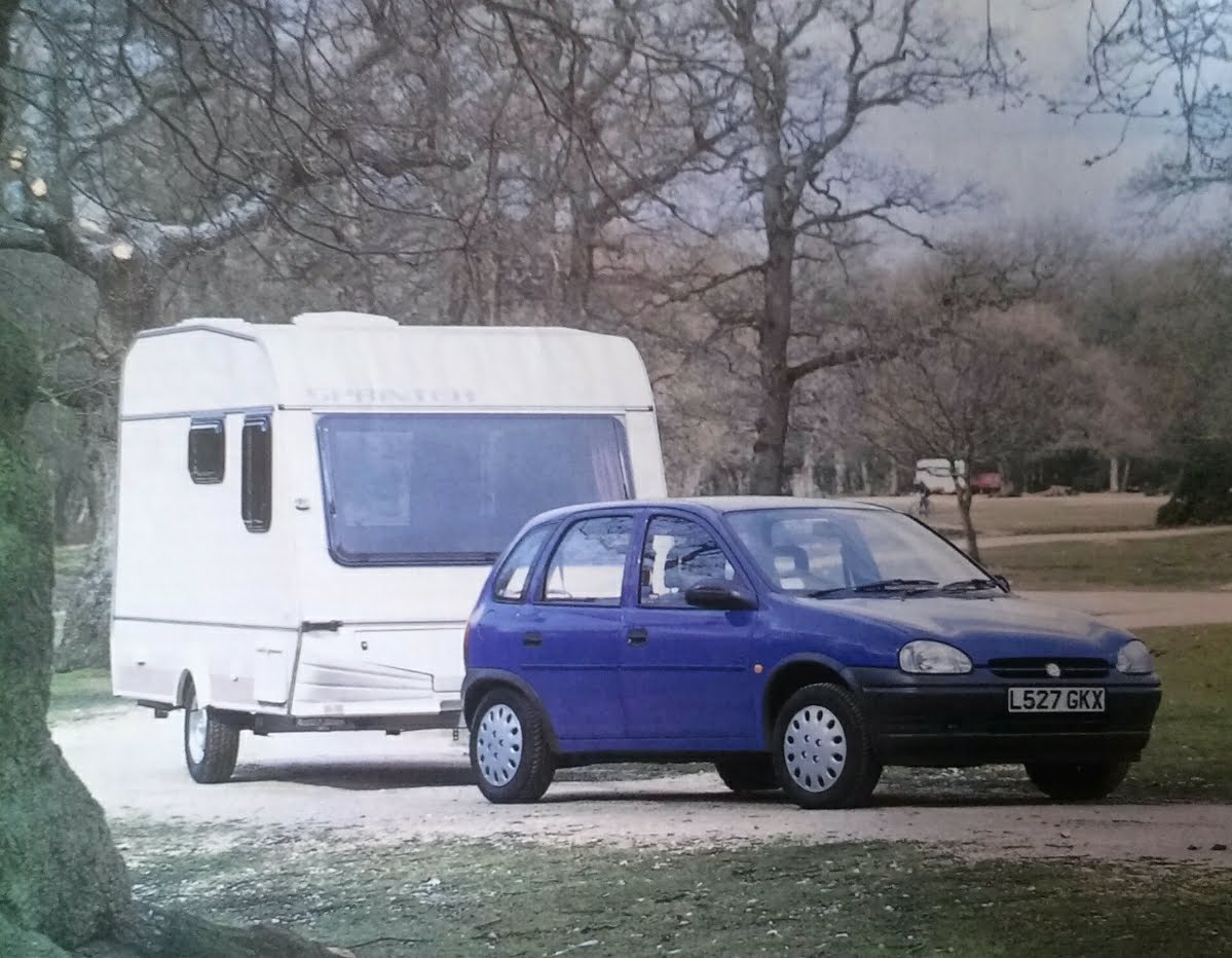 CompactCaravans's tweet photo. In 1994 ABI introduced the very basic entry level Sprinter range with no fridge or heater fitted. The four berth 400D had an internal length of 13'1", an overall length of 17'1' and a width of 6'6". Unladen weight was 588kg. Max laden weight was 850kg. The 1994 price was £4399. https://t.co/xGu1I3x6w7