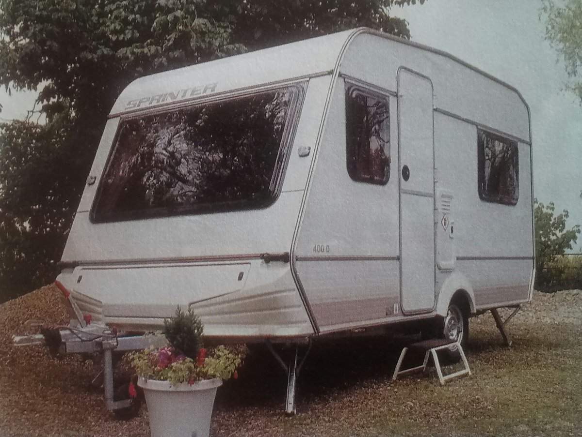 CompactCaravans's tweet photo. In 1994 ABI introduced the very basic entry level Sprinter range with no fridge or heater fitted. The four berth 400D had an internal length of 13'1", an overall length of 17'1' and a width of 6'6". Unladen weight was 588kg. Max laden weight was 850kg. The 1994 price was £4399. https://t.co/xGu1I3x6w7