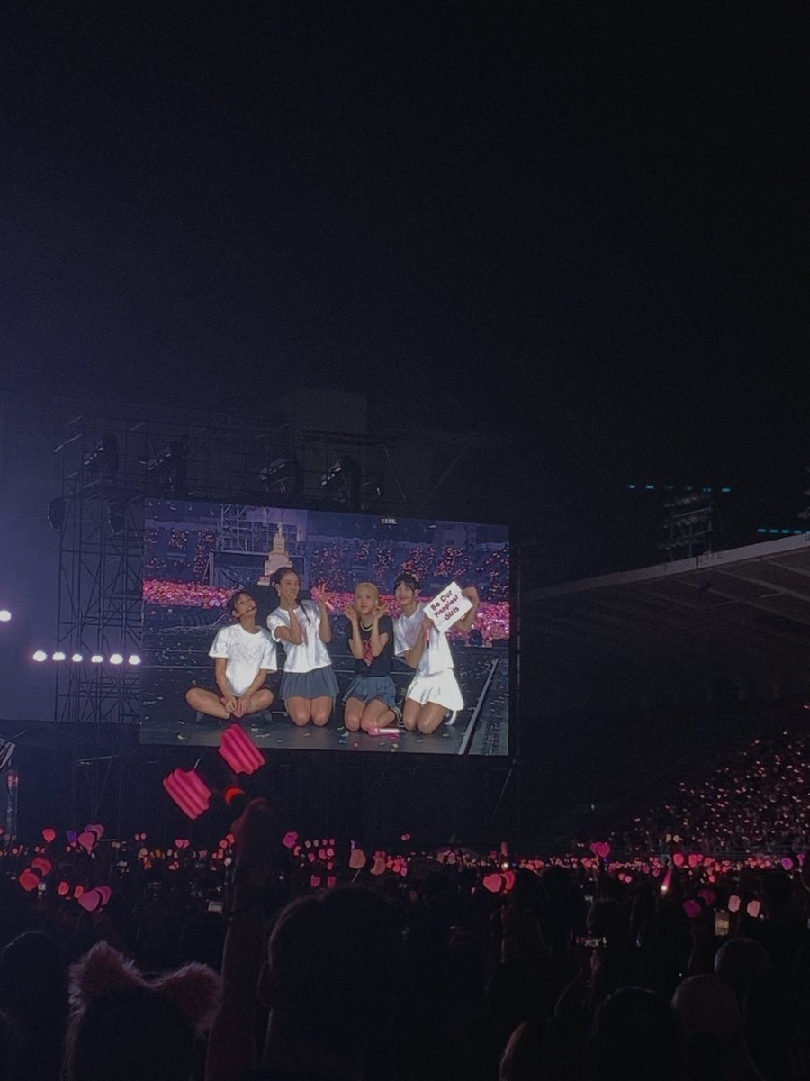 mea_gvr's tweet photo. BP concert off my bucketlist ✨ https://t.co/qnpQ84mr9p