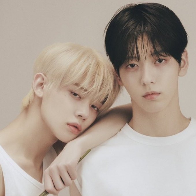 hourlyeonbin's tweet photo. they switched hair colors https://t.co/wzRQ7ILcm9