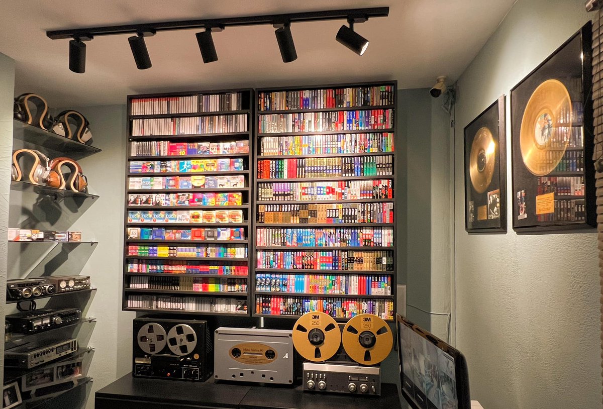 vodouch2000's tweet photo. Audio room I would stay for the rest of my life.
(photo: Alessandro Trevizano)
#audioroom #retrohifi #vintagehifi #analog https://t.co/JYoUvzFjrn