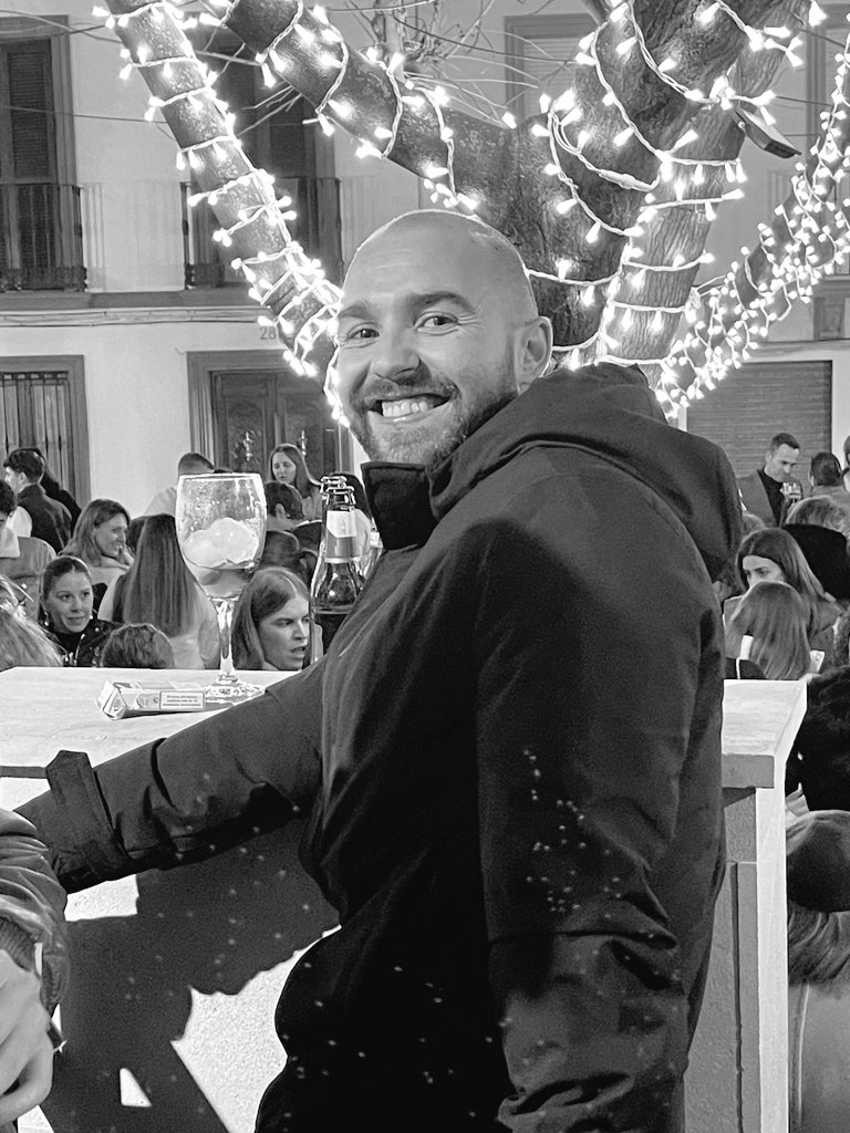 diezalamenos9's tweet photo. Las fotos que me hizo mi amiga @anDreea97L ♥️ https://t.co/G6Pq8Ol35r