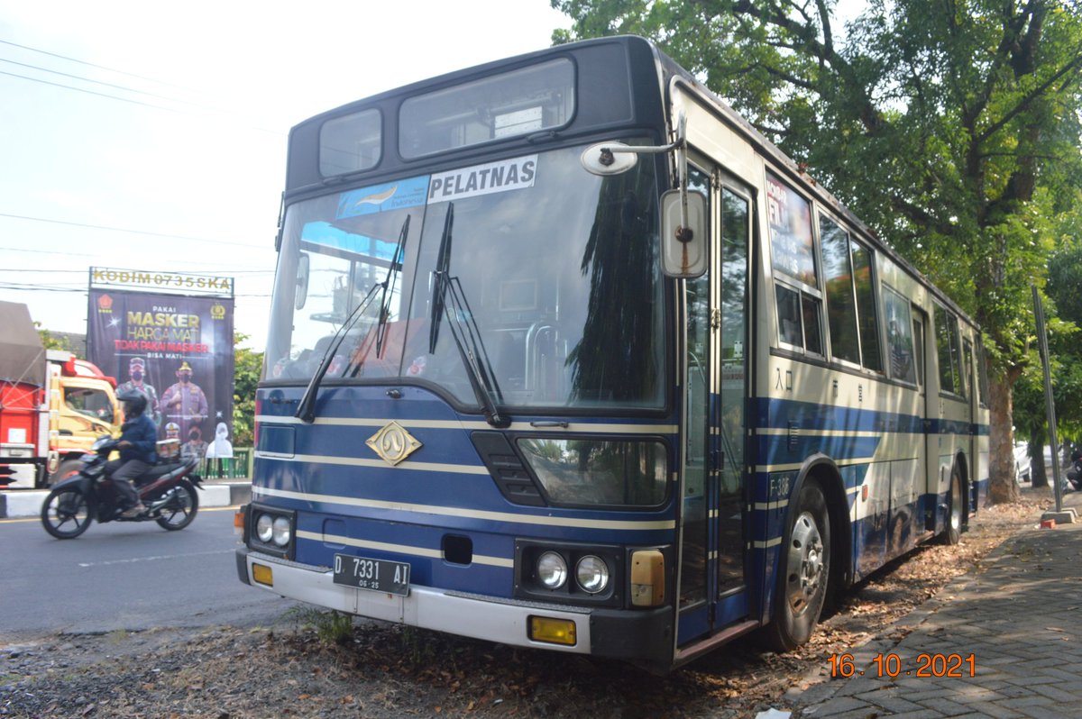 tukangfotobus's tweet photo. 旧名古屋市交通局(名古屋シティバス) F-386
場所 : インドネシア中部ジャワ州ソロ市
Mitsubishi Fuso AeroStar U-MP618M
#ふそうエアロスター
#名古屋市営バス
#MP618M https://t.co/FBqjwyAXGy