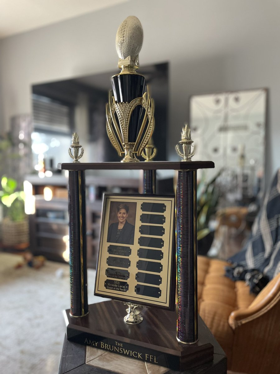 mirandalucas26's tweet photo. @MatthewBerryTMR The Amy 🏆 

@BossinKlassen @TSimpsonRLHoops @jelkins94 @DocKerwin @2_Chambz @zacharyswinford @j_Hutt1 @KyleAndersMac @cam_harmeyer https://t.co/M2pKI4Jrgd