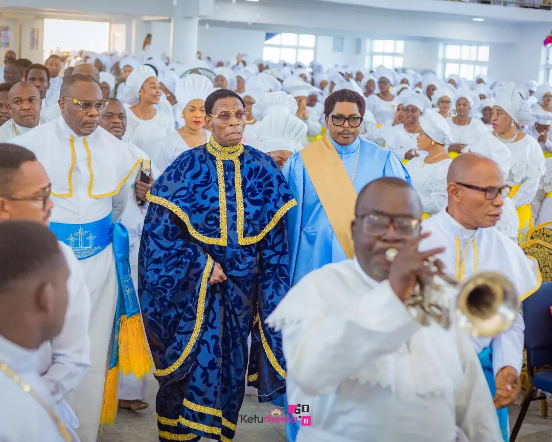 celeheritage's tweet photo. Arrival of His eminence, Rev Pastor Emmanuel Mobiyina Friday Oshoffa
@cccinternationalhqt_ketu
#ccc #cccinternationalhqt #cccijomimo #ijomimo #ijomimo🕯totheworld🌍 #ketumedia #celestialheritage https://t.co/1605g8hTpl