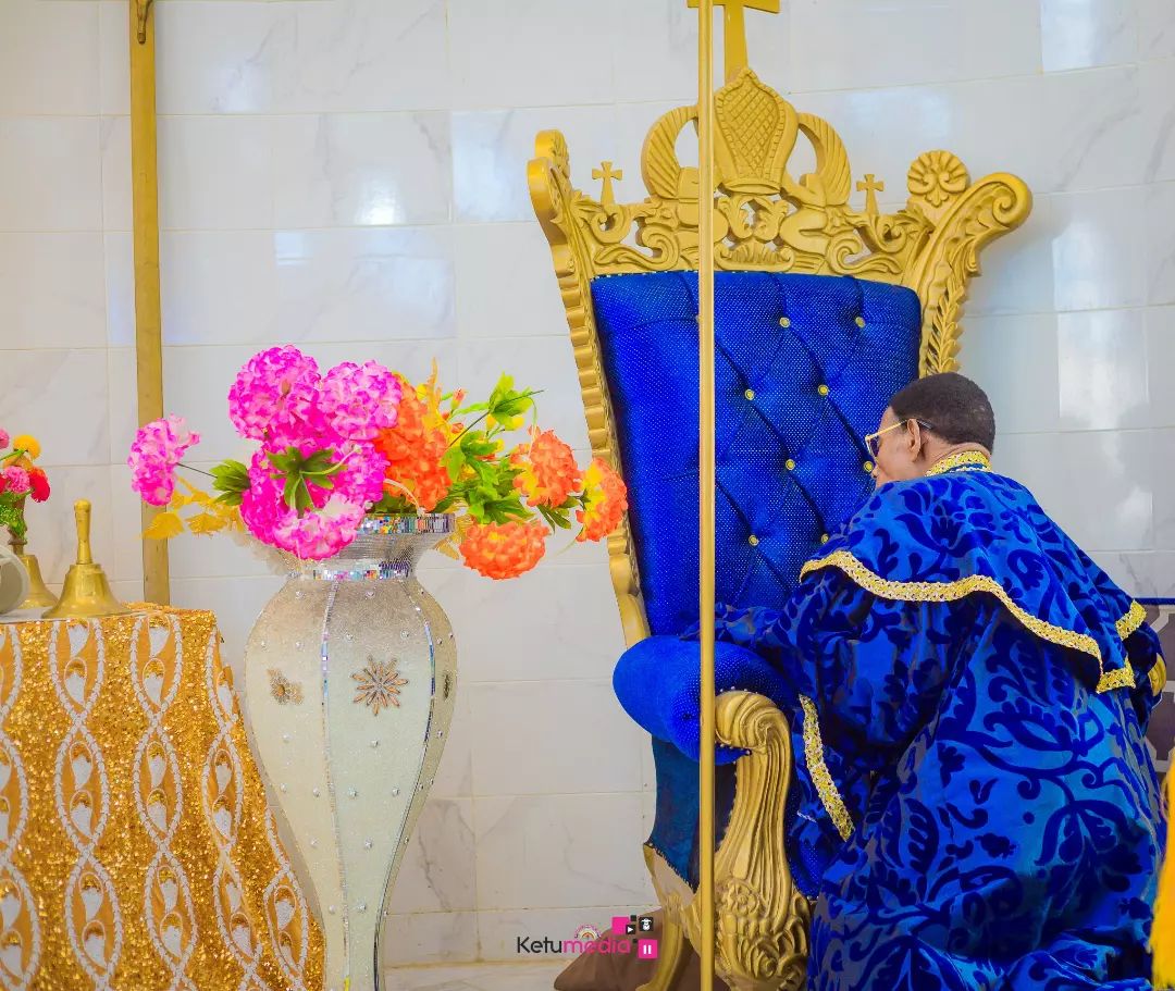 celeheritage's tweet photo. Arrival of His eminence, Rev Pastor Emmanuel Mobiyina Friday Oshoffa
@cccinternationalhqt_ketu
#ccc #cccinternationalhqt #cccijomimo #ijomimo #ijomimo🕯totheworld🌍 #ketumedia #celestialheritage https://t.co/1605g8hTpl