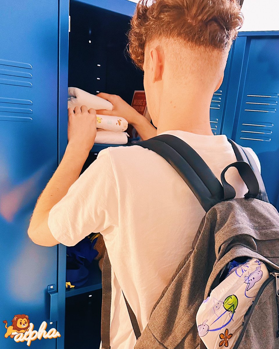 alpha_abdl's tweet photo. First day at my new school, I hope no one will discover my little secret 🎒🙊

📸 by @YanAbdl 

#diaperboys #abdl #abdlcommunity #diaper #ddlb #ageplay #abdlboy https://t.co/URdWDPpHqS