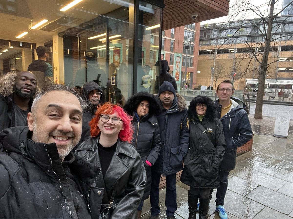 Great campaign session today in #Ancoats & #Beswick with @Irene4A_B @JonConnorLyons @patkarney @FiazRiasat @cllr_hewitson @NasrinAli786 @kemoywalker @LeeGlover1975 @CllrJulieReid @JohnHughes55 🙏🏽🙏🏽 @AncoatsBeswick @UKLabour - thank you 🙏🏽