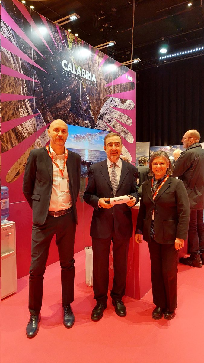 NicolettiStef63's tweet photo. The scents and flavours of the Calabria Region are on display this weekend in Oslo at the #Reiselivsmessen , hosted in the Clarion Hotel the Hub. It's the #Calabriastraordinaria , a unique experience that touches body and soul, of which I spoke with DG Cauteruccio.
@La_Calabria https://t.co/HXCbFgkSof