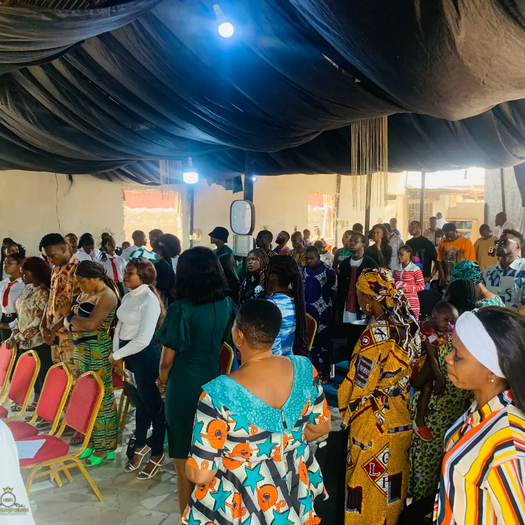 KingsNationInt1's tweet photo. THREE IMPORTANT PRINCIPLES OF #LIFTING
#Job33:4, #Proverb8:20-22
1. You must not #undermine the place of the #Spirit.
  Man is not a spirit, man is #Spirit. The #dominion mandate was not given to the flesh but to the spirit. One thing that kills the dominion mandate is #fear. https://t.co/mRDmusUy4R