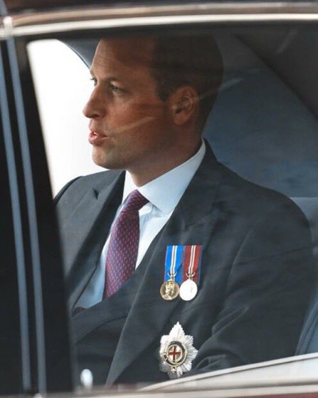 What resonates after all this is that Prince William walks the Talk.
A devoted husband &amp; father who puts his family 1st &amp; roar to defend his wife's honour; A boss who stand for his staff; A king who puts his duty to his Country before himself. A decent Man🇬🇧
#PrinceWilliamIsAKing