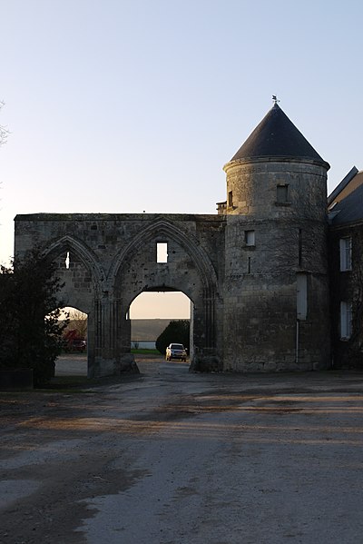 MonumentumFr's tweet photo. Ancienne ferme de la Perrière à #Crouy (#Aisne) Ferme fortifiée. Construction XIIIe siècle. Restes des bâtiments du XIIIe siècle : inscription par arrêté du 10 janvier 1928.
Suite 👉 https://t.co/uTwSfmrmuw
#Patrimoine #MonumentHistorique https://t.co/L8D3cT0sqI