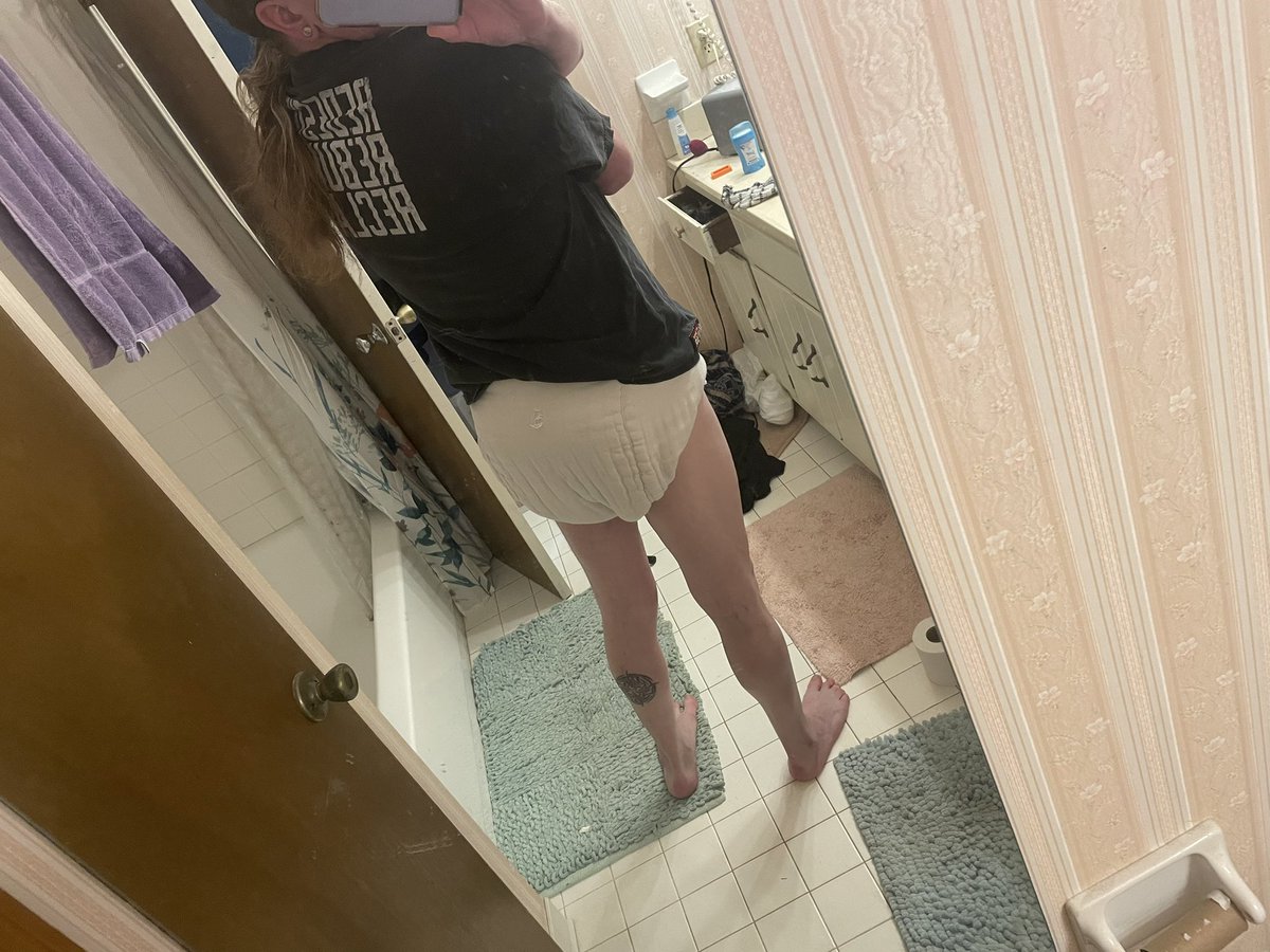 kindagirly2002's tweet photo. Cloth diapers are fun https://t.co/UATeVEjBxO