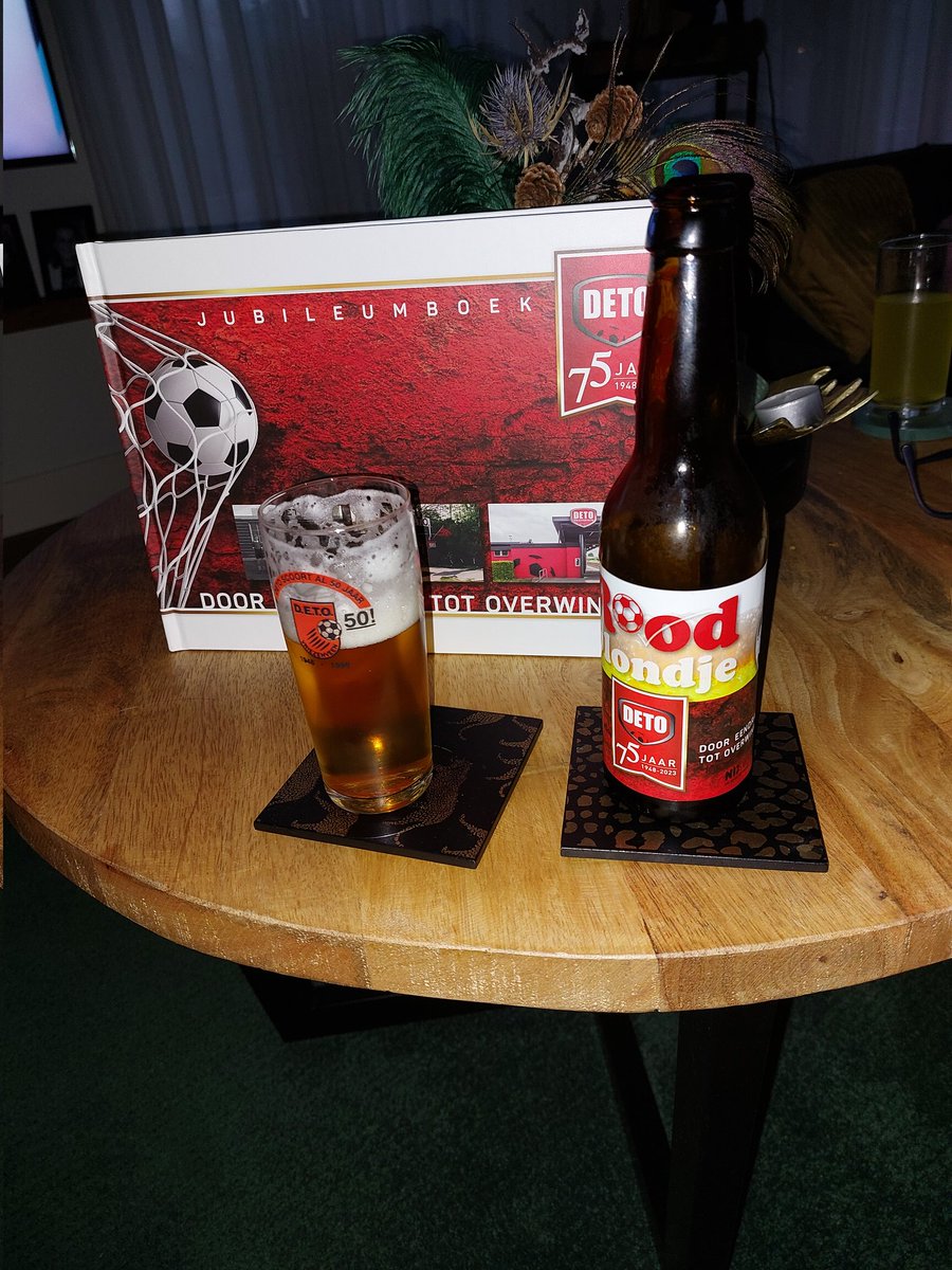 Prima biertje,  mooi boek 👌<a href="/vvDeto/">DETO</a> #75jaar